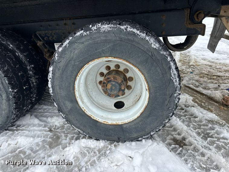 image for item FK0061 2017 Peterbilt PB320 refuse truck