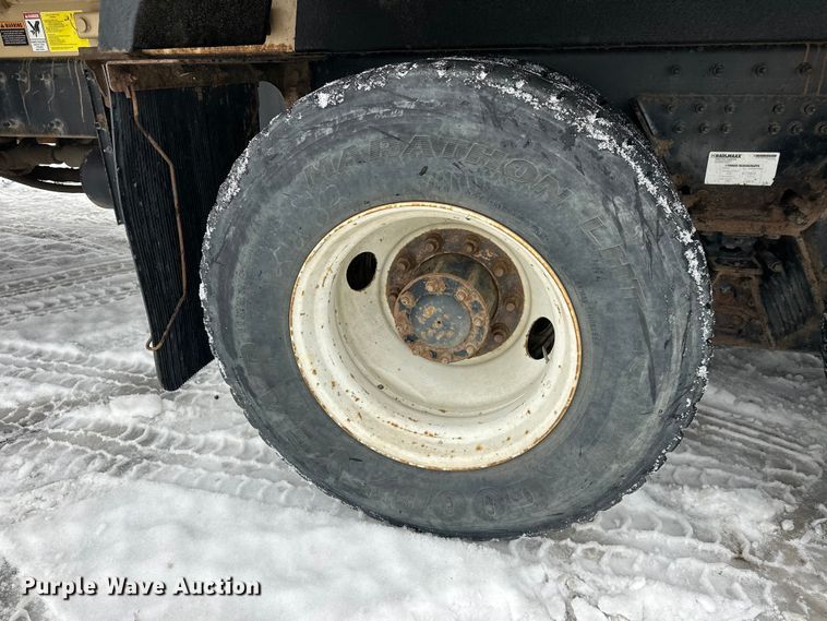 image for item FK0061 2017 Peterbilt PB320 refuse truck