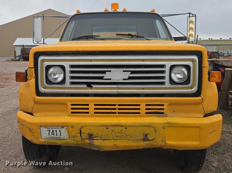 image for item FM7504 1978 Chevrolet C60 pothole patcher truck