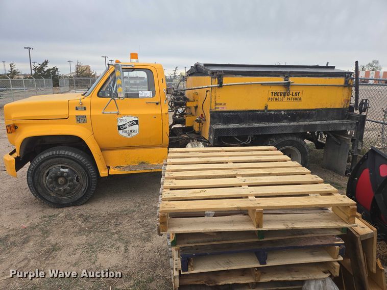 image for item FM7504 1978 Chevrolet C60 pothole patcher truck