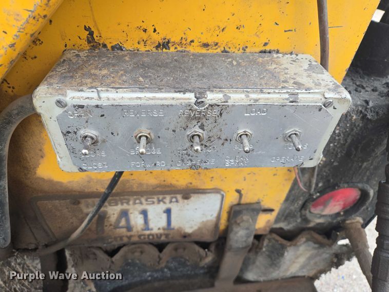 image for item FM7504 1978 Chevrolet C60 pothole patcher truck