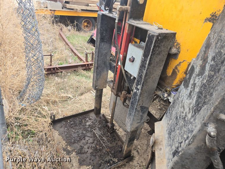 image for item FM7504 1978 Chevrolet C60 pothole patcher truck