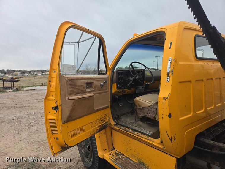 image for item FM7504 1978 Chevrolet C60 pothole patcher truck