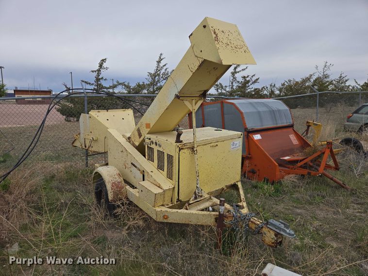 image for item FM7505 FMC C12T wood chipper