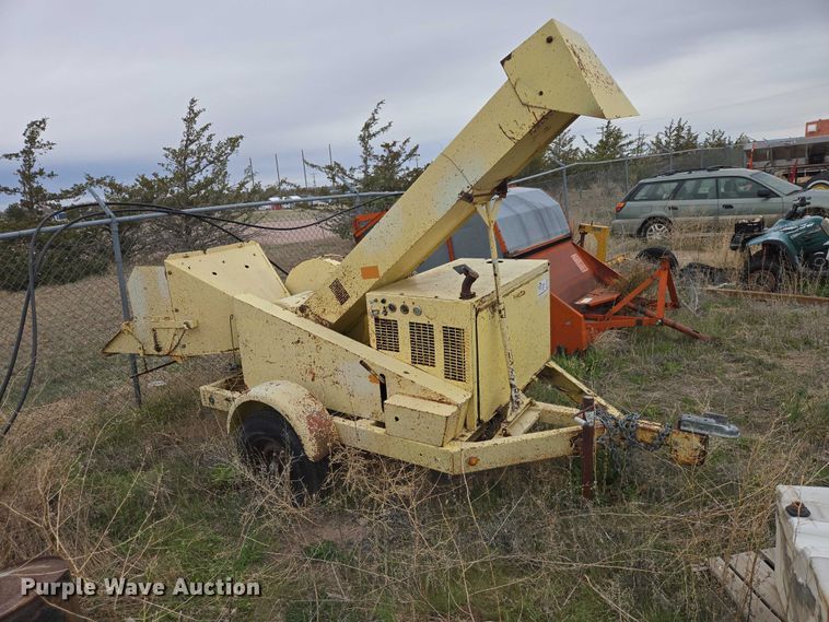 image for item FM7505 FMC C12T wood chipper