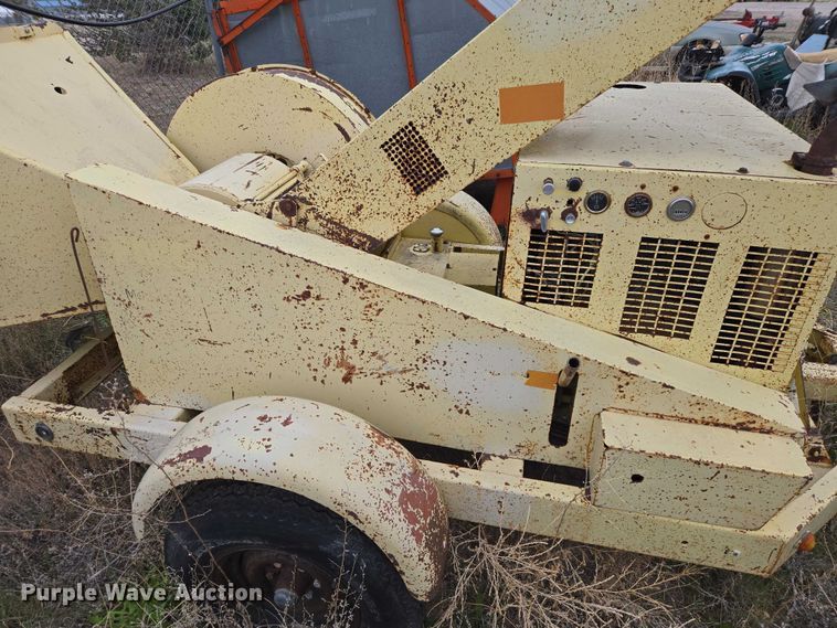image for item FM7505 FMC C12T wood chipper