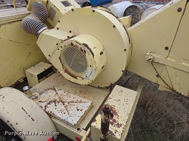 image for item FM7505 FMC C12T wood chipper