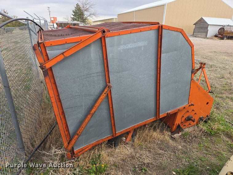 image for item FM7506 Jacobsen 720 sweeper