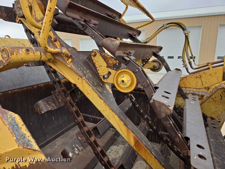 image for item FM7507 1991 Caterpillar 613C elevating scraper