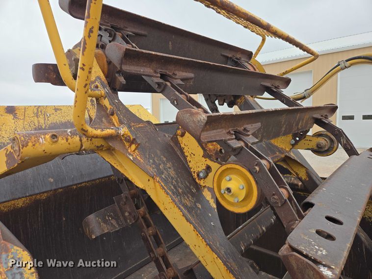 image for item FM7507 1991 Caterpillar 613C elevating scraper