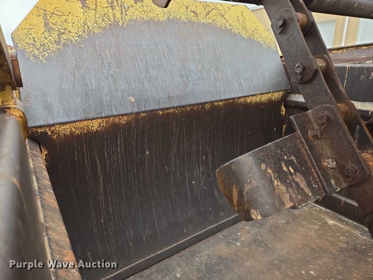 image for item FM7507 1991 Caterpillar 613C elevating scraper