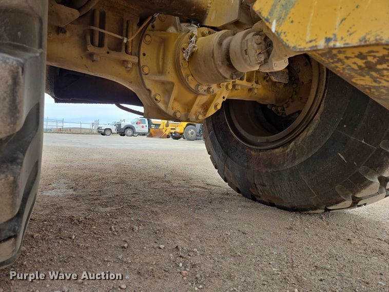 image for item FM7507 1991 Caterpillar 613C elevating scraper