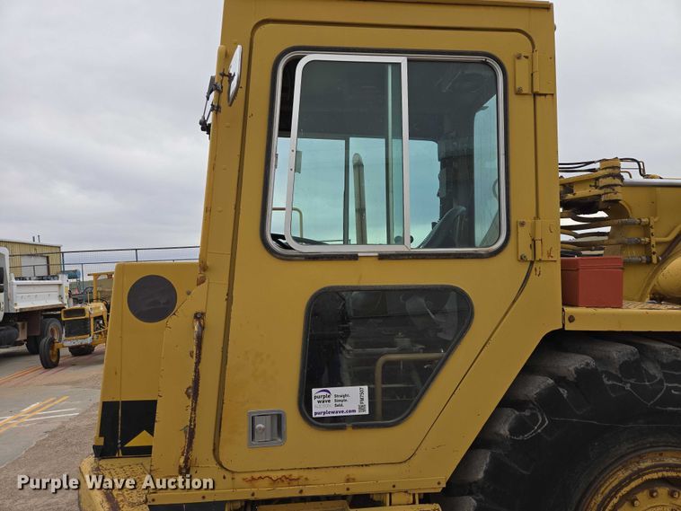 image for item FM7507 1991 Caterpillar 613C elevating scraper