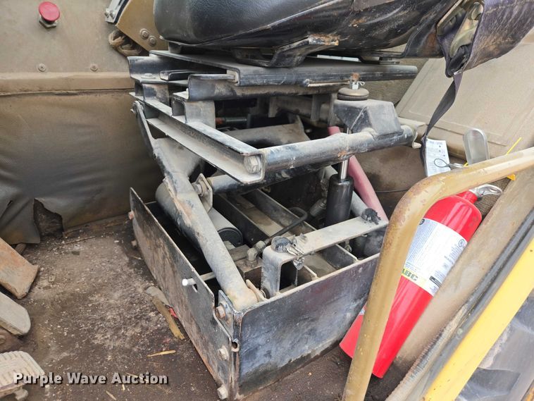 image for item FM7507 1991 Caterpillar 613C elevating scraper