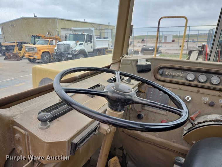 image for item FM7507 1991 Caterpillar 613C elevating scraper