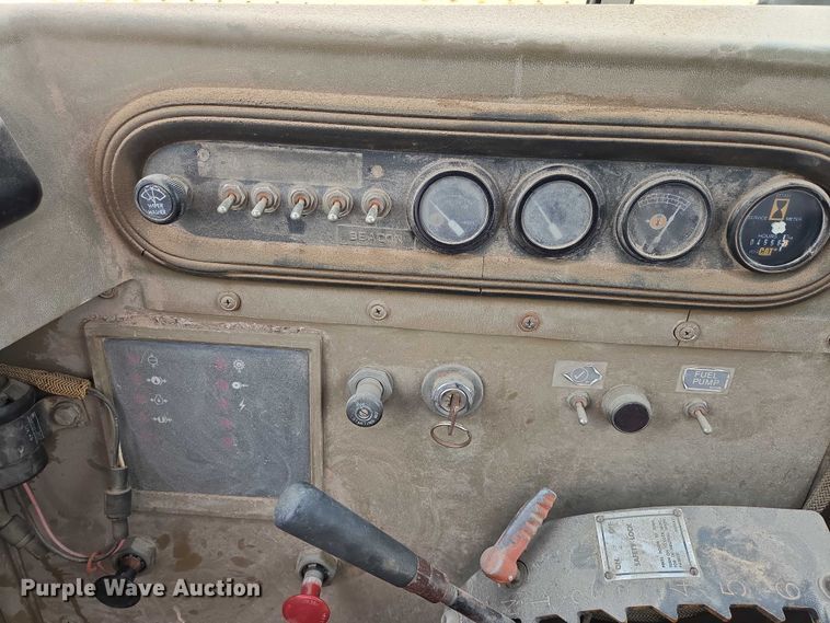 image for item FM7507 1991 Caterpillar 613C elevating scraper