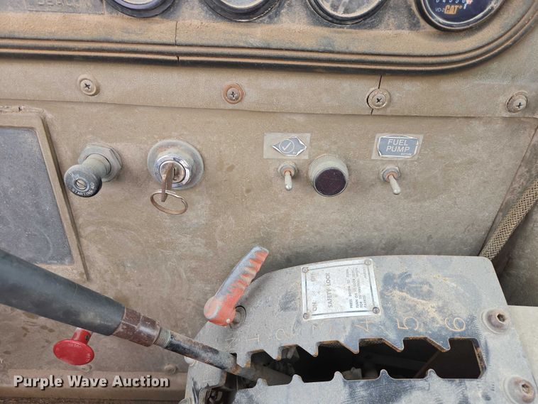 image for item FM7507 1991 Caterpillar 613C elevating scraper