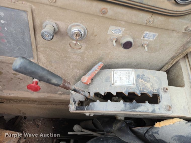 image for item FM7507 1991 Caterpillar 613C elevating scraper