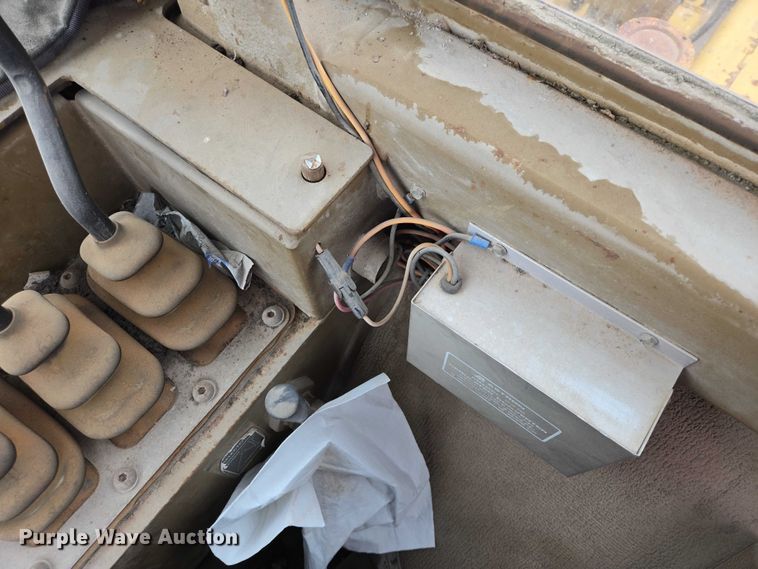 image for item FM7507 1991 Caterpillar 613C elevating scraper