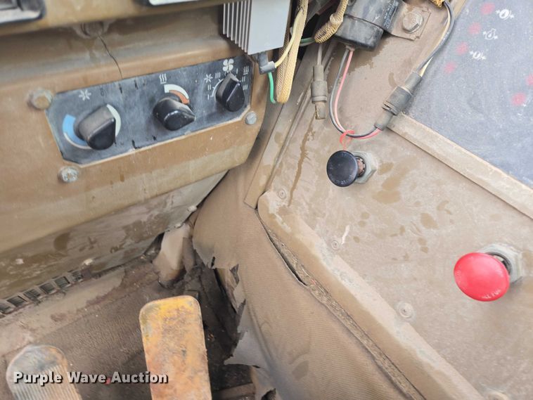 image for item FM7507 1991 Caterpillar 613C elevating scraper