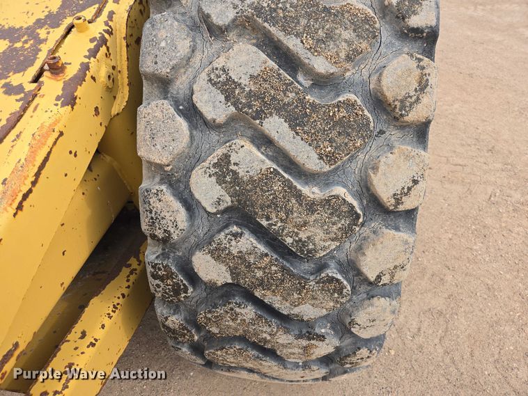 image for item FM7507 1991 Caterpillar 613C elevating scraper