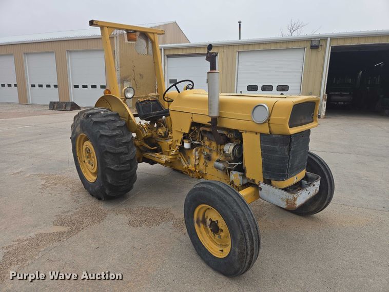 image for item FM7508 Massey Ferguson tractor