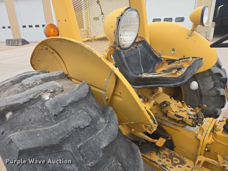 image for item FM7508 Massey Ferguson tractor