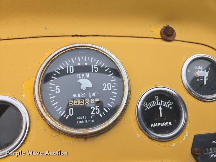 image for item FM7508 Massey Ferguson tractor