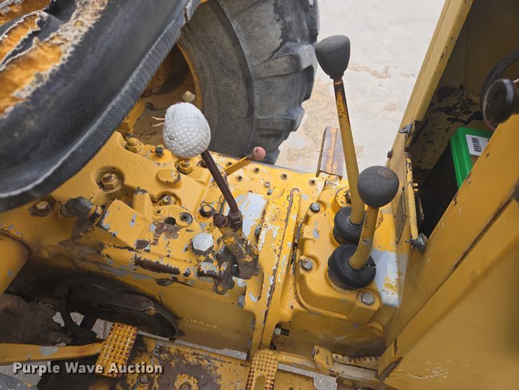 image for item FM7508 Massey Ferguson tractor