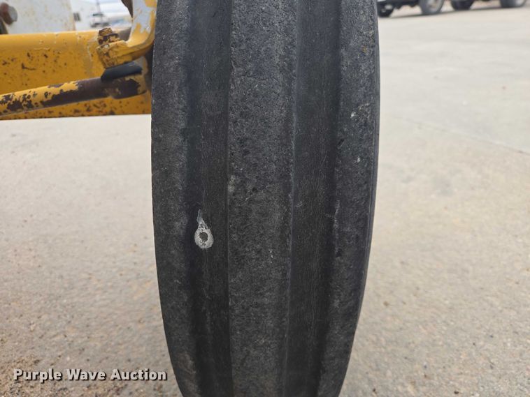 image for item FM7508 Massey Ferguson tractor