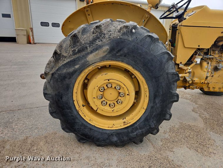 image for item FM7508 Massey Ferguson tractor