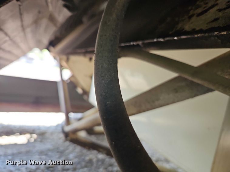 image for item FN5598 1999 Elgin Pelican street sweeper