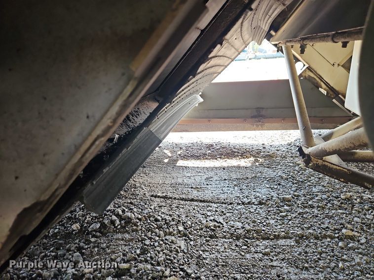 image for item FN5598 1999 Elgin Pelican street sweeper