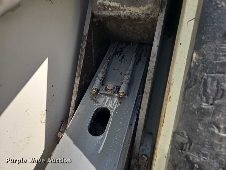 image for item FN5598 1999 Elgin Pelican street sweeper