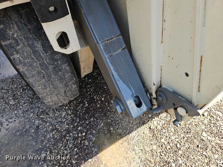 image for item FN5598 1999 Elgin Pelican street sweeper