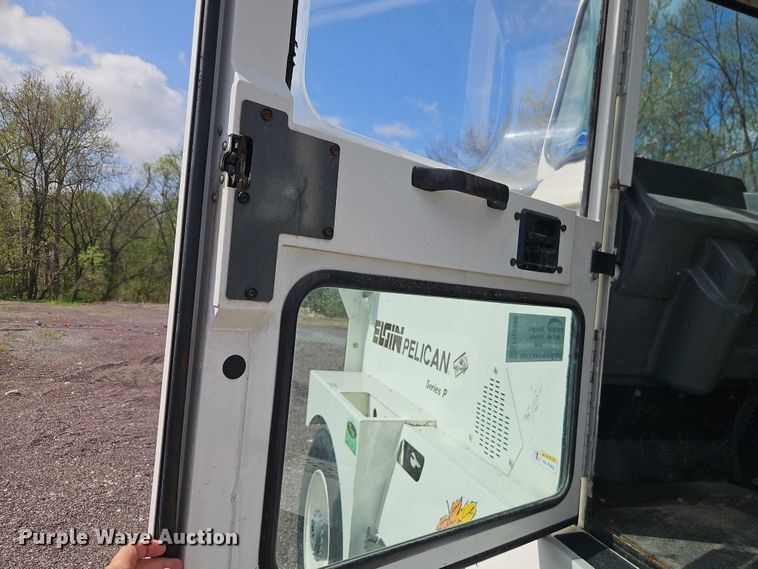 image for item FN5598 1999 Elgin Pelican street sweeper