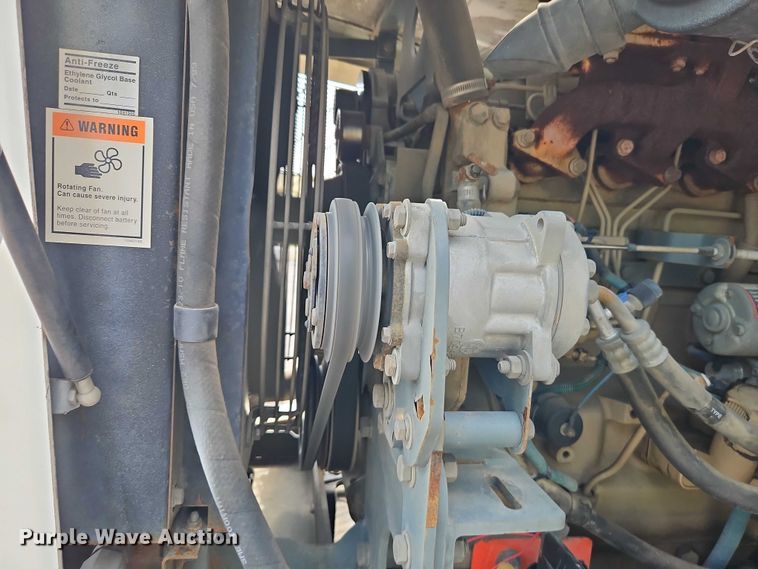 image for item FN5598 1999 Elgin Pelican street sweeper