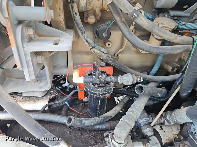 image for item FN5598 1999 Elgin Pelican street sweeper