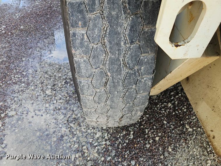 image for item FN5598 1999 Elgin Pelican street sweeper