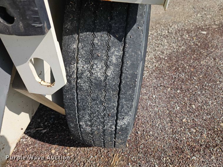 image for item FN5598 1999 Elgin Pelican street sweeper