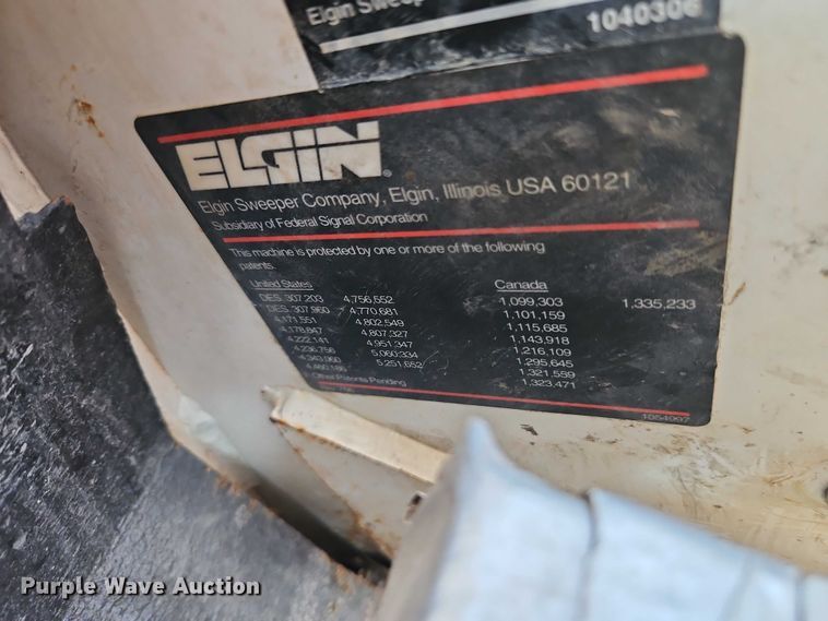 image for item FN5598 1999 Elgin Pelican street sweeper