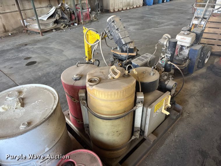 image for item MX9052 Curtis Dyna-Fog Maxi-Pro 145 ULV mosquito fogger