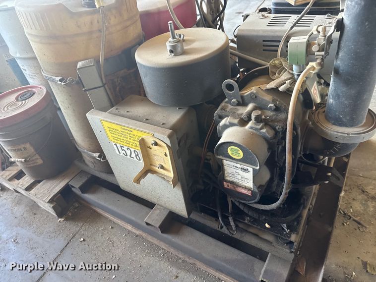 image for item MX9052 Curtis Dyna-Fog Maxi-Pro 145 ULV mosquito fogger