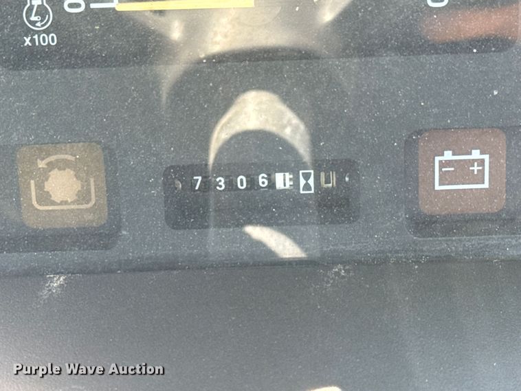 image for item MX9056 1995 John Deere 5300 tractor