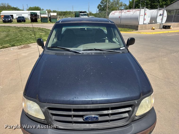 image for item MX9057 2001 Ford F150 pickup truck