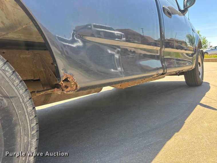 image for item MX9057 2001 Ford F150 pickup truck