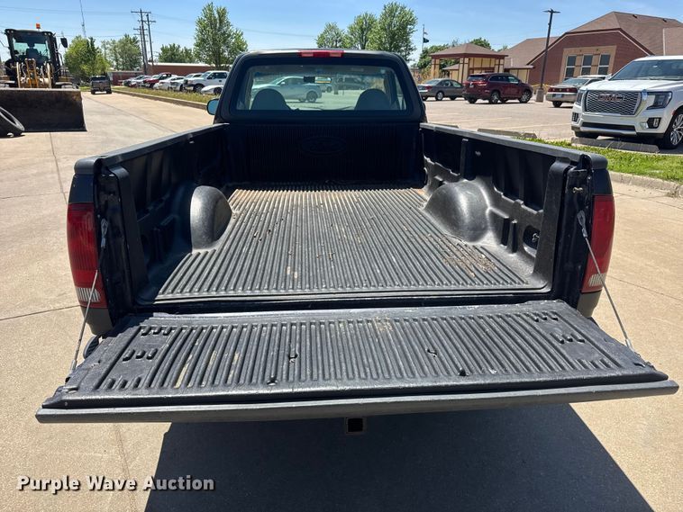image for item MX9057 2001 Ford F150 pickup truck