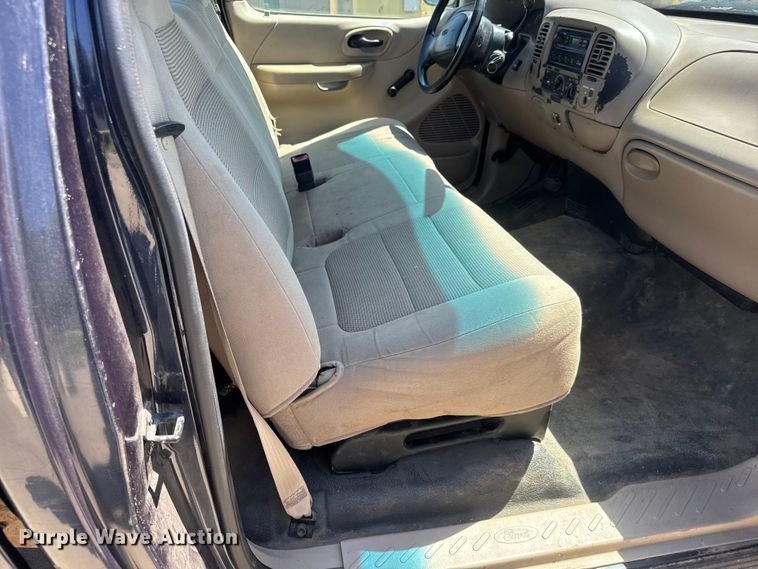 image for item MX9057 2001 Ford F150 pickup truck