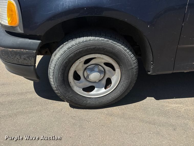 image for item MX9057 2001 Ford F150 pickup truck