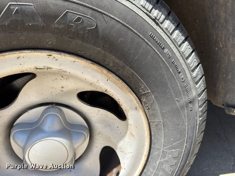 image for item MX9057 2001 Ford F150 pickup truck